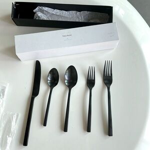 Vera Wang polished Noir 5 Piece Hostess Set. New still in plastic! Flatware
